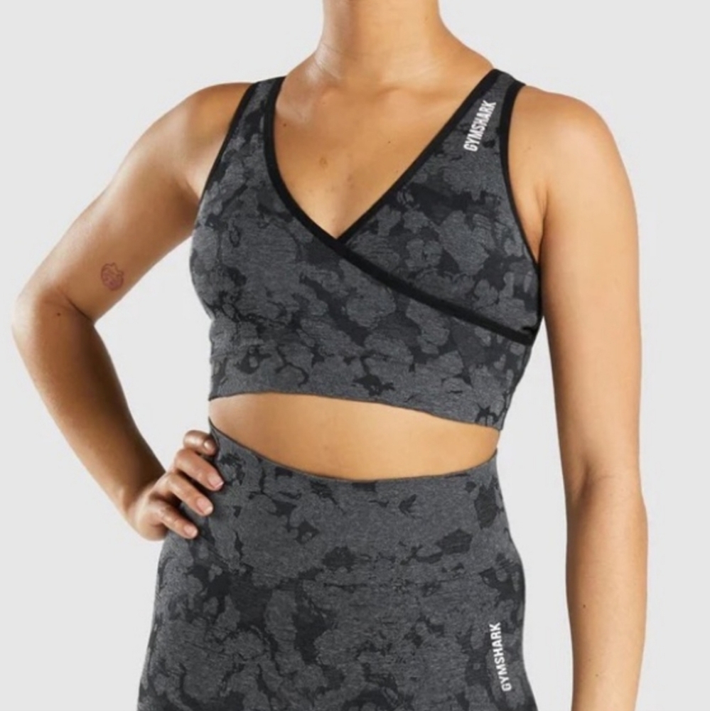 Gymshark | Adapt Camo Seamless Sports Bra | Black Grey | S